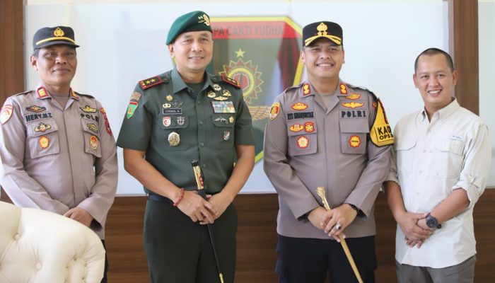 Tingkatkan Sinergitas TNI-Polri, Kapolres Gowa Sambangi Divif 3 Kostrad Pakkatto