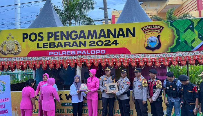 Didampingi Ketua Bhayangkari, Kapolres Palopo Berkunjung Ke Pos Pengamanan dan Pelayan Ops Ketupat 2024