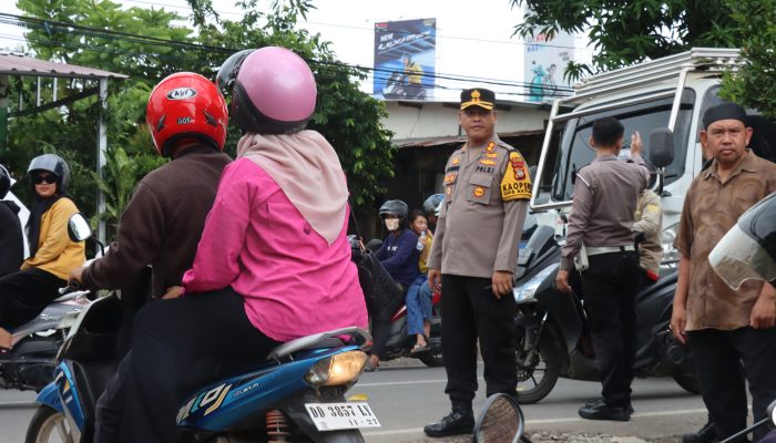 Kapolres Gowa Bersama PJU Pantau Arus Mudik Lebaran di Jembatan Kembar Sungguminasa
