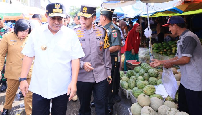Kapolda Sulsel Bersama PJ. Gubernur Sidak Pasar Terong