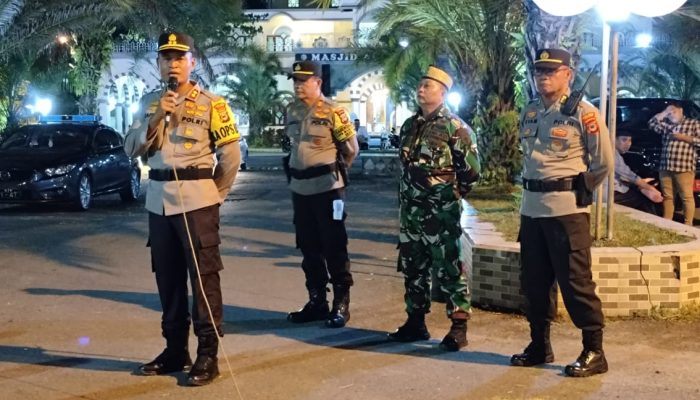 Kapolres Palopo Pimpin Pengamanan Takbir Keliling dan Pawai Obor