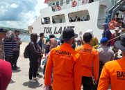 Pastikan Arus Mudik Aman, Personel Polair Polres Majene Amankan Pemberangkatan Penumpang KM. Sabuk Nusantara 93