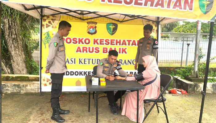 Biddokkes Polda Sulbar Cek Kesehatan Sopir dan Penumpang Arus Mudik Balik Lebaran