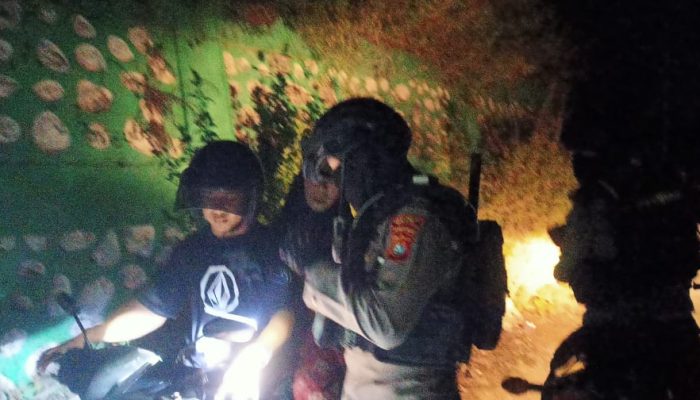 Untuk menjaga Situasi Tetap Kondusif, Personel Sat Samapta Polres Majene Laksanakan Patroli Dialogis