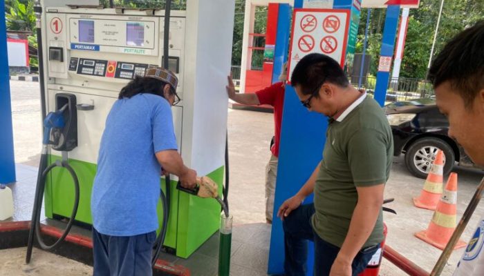 Sat Reskrim Polres Luwu Timur Turun Langsung Cek Viralnya Pertalite Campur Air di SPBU Togo