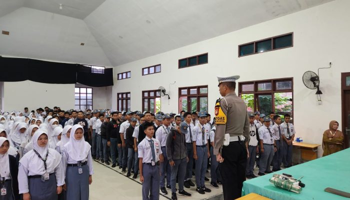 Kasat Lantas Polres Sidrap Gelar Program “Police Go To School” untuk Edukasi Keselamatan Berlalu Lintas