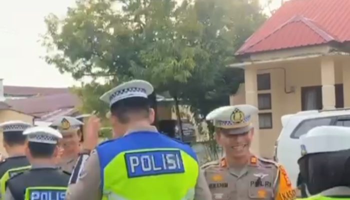 Kasat Lantas Polres Pinrang Gelar Halal Bi Halal Bersama Personilnya di Hari Pertama Kerja