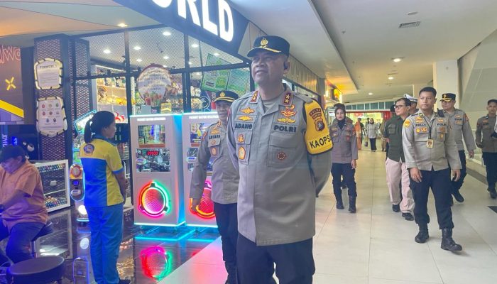 Kapolda Sulbar dan PJU Pantau Pusat Keramaian Libur Hari Raya Idul Fitri di Mamuju