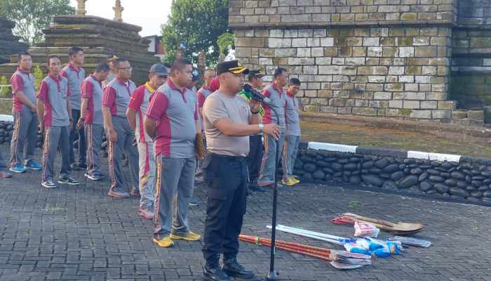Revitalisasi Situs Budaya, Polres Gowa Kerja Bakti di Makam Arung Palakka dan Karaeng Pattingaloang