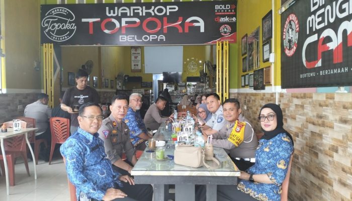 Besama Kasat Lantas, Kanit Regident Polres Luwu Ngopi Bareng Kepala Bapenda, Ini Yang di Bahas