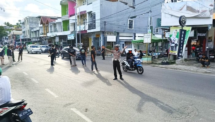 Puluhan Personel Polres Majene Kawal Aksi Solidaritas HMI Cabang Majene