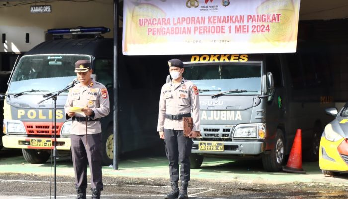 Kapolres Palopo Pimpin Upacara Kenaikan Pangkat Personil