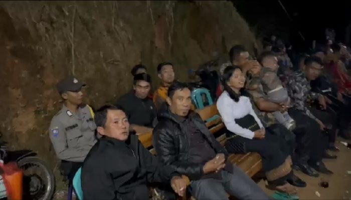 Personil Polsek Mamasa Laksanakan Pengamanan Giat Pawai dan Ibadah Perayaan Paskah