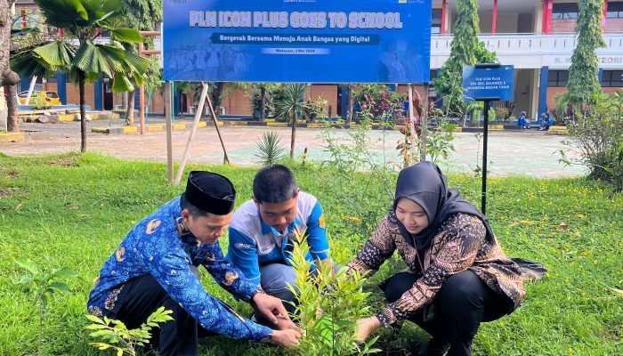 PLN Icon Plus Semarakkan Hardiknas 2024 di SMK-SMTI Makassar, Edukasi TIK, Donasi Peralatan, dan Gerakan Menanam Pohon