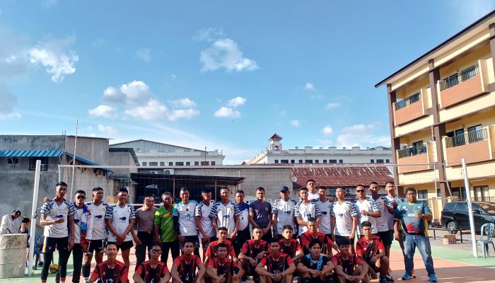 Perkuat Sinergitas Lewat Bola Voli, Denpom Divif 3 Kostrad Lawan PBVSI Gowa