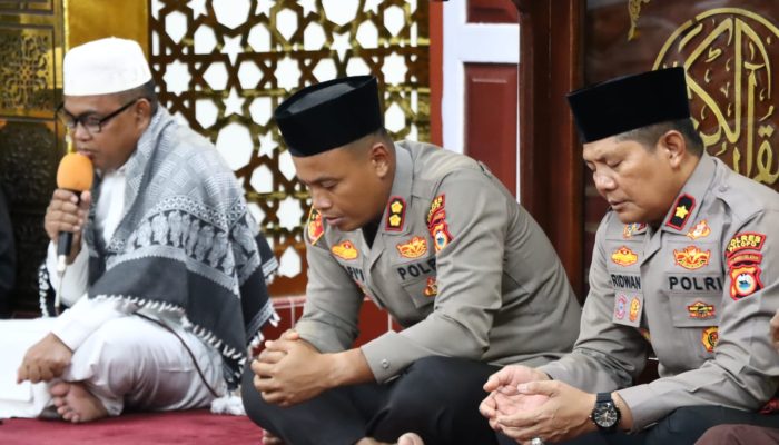 Kapolres Palopo Pimpin Bimbingan Rohani dan Mental di Masjid Hidayatul Ikhlas