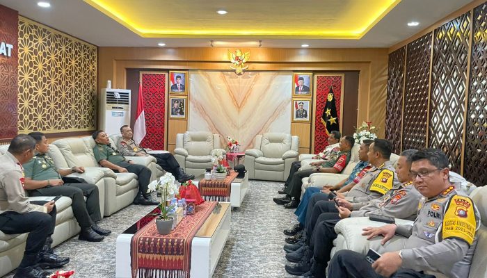 Kapolda Irjen Pol Adang Ginanjar Terima Kunjungan Silaturahmi PJ Gubernur Sulbar dan Pangdam XIV Hasanuddin