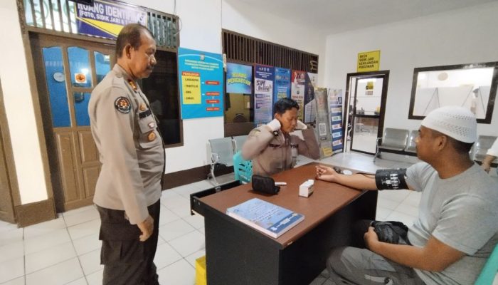 Dokkes Polres Palopo Beri Pelayanan Cek Kesehatan Gratis Kepemohon SKCK