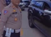 Berlangsung Aman dan Kondusif, Kasat Lantas Polres Barru Pimpin Pengamanan Pemberangkatan Jamaah Haji