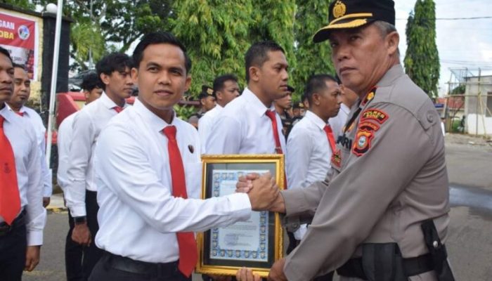 Gemilang ! Ungkap 41 Kasus dan 79 Tersangka Selama dua Bulan, AKP Yusriadi Yusuf Diganjar Penghargaan Bersama Personil