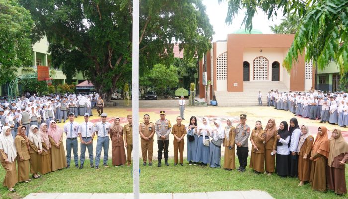 Kapolres Parepare Pimpin Upacara dan Sosialisasi Anti Bullying di SMA Negeri 1 Parepare