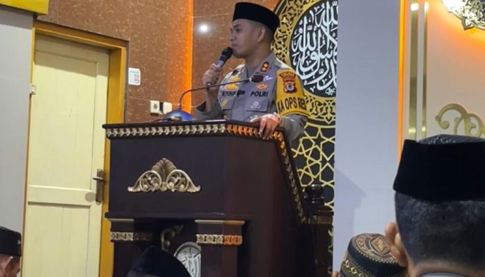 Kapolres Soppeng Kembali Laksanakan Safari Shalat Subuh di Masjid Nurul Iman