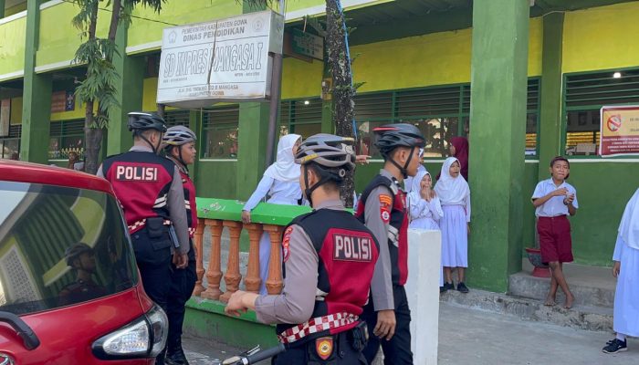 Sambangi Sekolah, Tim Patroli Gowes Presisi Polres Gowa Sampaikan Ini Dihadapan Siswa-Siswi SD