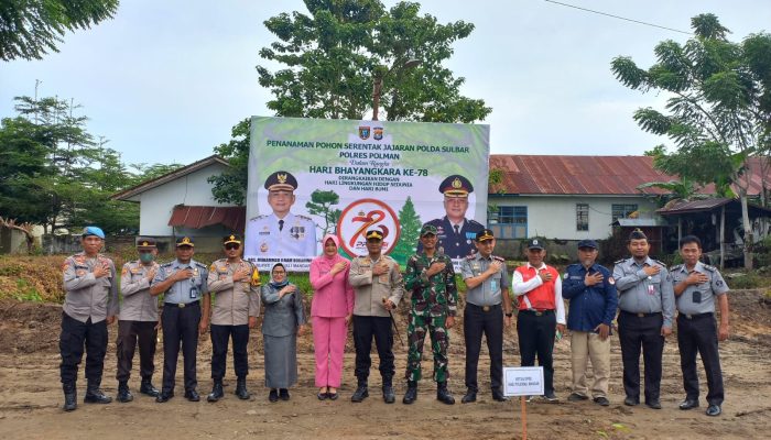 Penanaman Pohon Serentak Jajaran Polda Sulbar Polres Polman Dalam Rangka Menyambut Hari Bhayangkara Ke-78