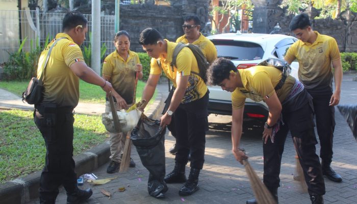 Hari Bhayangkara ke-78, Polres Bandara Ngurah Rai Laksanakan Giat Bakti Religi di Tempat Ibadah