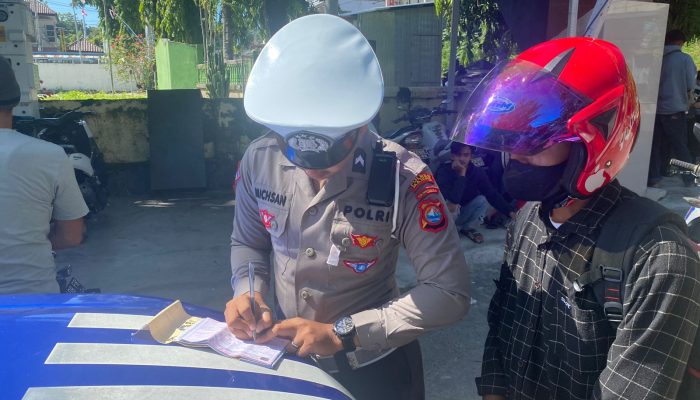 Satlantas Polres Majene Intensifkan Patroli Hunting System untuk Menurunkan Angka Pelanggaran Lalu Lintas