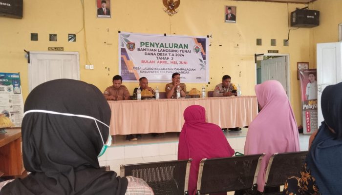 Bhabinkantibmas Polsek Campalagian Menghadiri Penyaluran Bantuan Langsung Tunai Dana Desa (BLT DD)