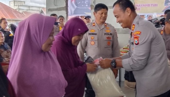 Kapolres Palopo Pimpin Baksos Serentak Dalam Rangka HUT Bhayangkara ke 78 Tahun