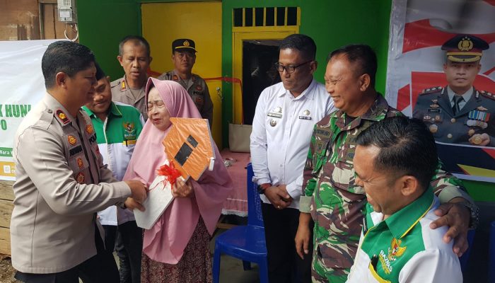 Wakapolres Palopo Bersama Baznas Resmikan Bedah Rumah Warganya