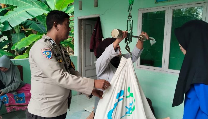Bhabinkamtibmas Kelurahan Totoli Berikan Pendampingan pada Kegiatan Posyandu Siporioi Upaya Cegah Stunting