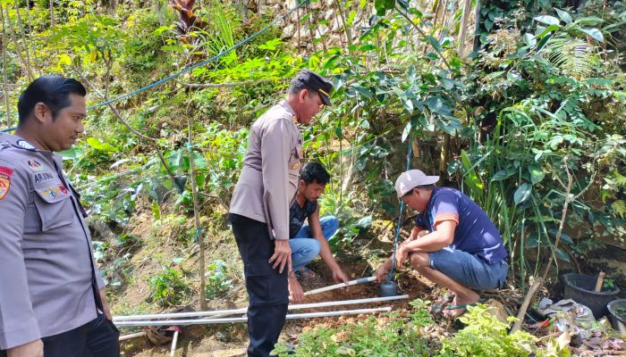 Rangkaian Peringatan Hari Bhayangkara Ke-78, Polres Toraja Utara Resmikan Sumur Bor dan Berikan Bansos untuk Masyarakat