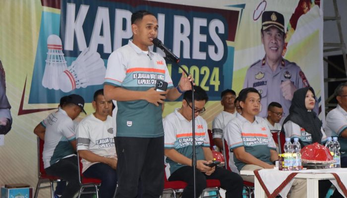 Kapolres Soppeng Buka Secara Resmi Turnamen Bulu Tangkis Kapolres Cup II