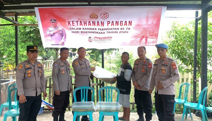 Polres Pinrang Laksanakan Kegiatan Penanaman Pohon , Ketahanan Pangan dan Pemberian Beasiswa Dalam Rangka HUT Bhayangkara ke-78
