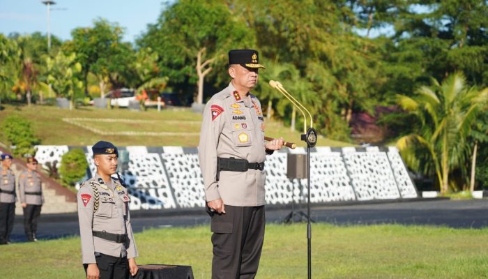 Jadi Kado Istimewa Jelang Puncak Hari Bhayangkara, Kapolda Sulbar Pimpin Upacara Kenaikan Pangkat Ratusan Personel