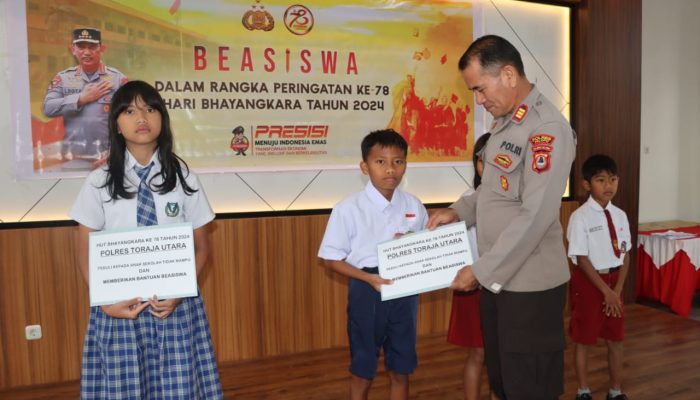 Lima Pelajar di Toraja Utara, Raih Beasiswa dalam Rangka Hari Bhayangkara ke-78