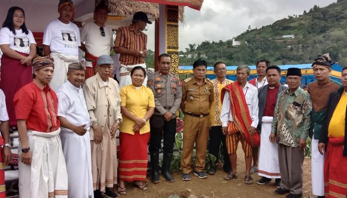 Polres Tator Berikan Rasa Aman dalam Perayaan 100 Tahun Baptisan Pertama di Simbuang
