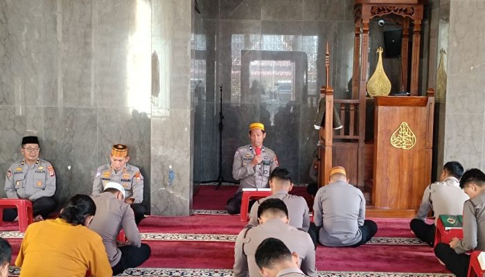 Tingkatkan Iman dan Taqwa Personel, Kapolres Bone Pimpin Pembinaan Rohani dan Mental