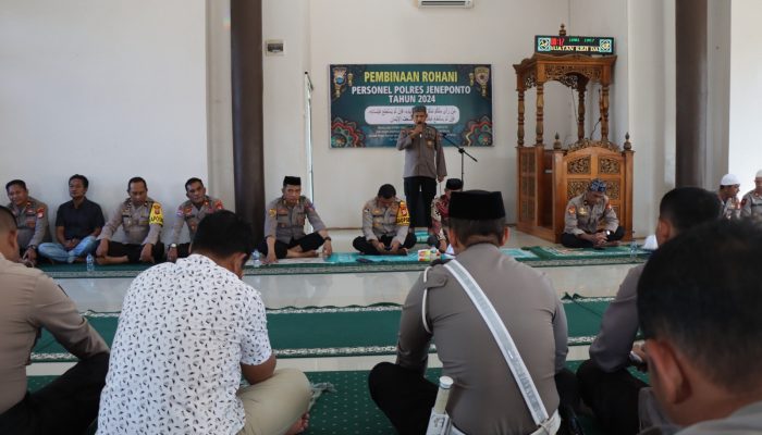 Kapolres Jeneponto Bersama Personel Laksanakan Bintohtal di Masjid Nur Asy – Syurthi
