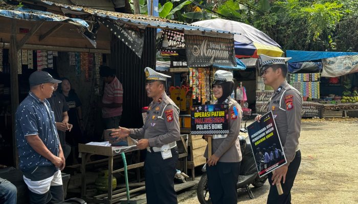 Satlantas Polres Bone Sasar Pasar di Hari Keempat Operasi Patuh 2024