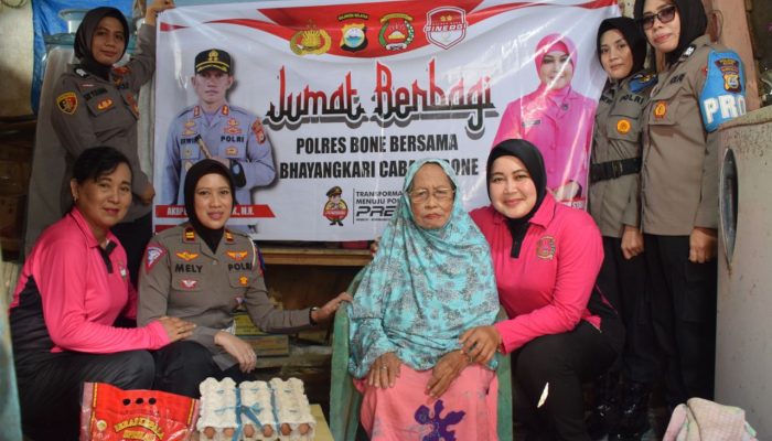Jum’at Berbagi Polres Bone Bersama Bhayangkari Cabang Bone: Menyentuh Hati Masyarakat Kampung Bajo