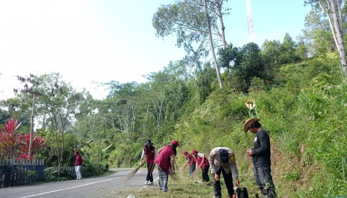 Bhabinkamtibmas Polres Tator, Aktif Jalin Komunikasi Dengan Mahasiswa KKN