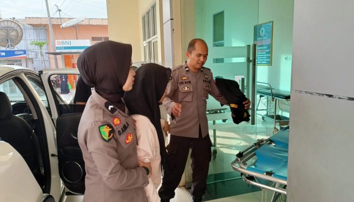 Cepat Tanggap, Tim Dokkes Polres Sidrap Evakuasi Korban Kecelakaan di Depan Mako