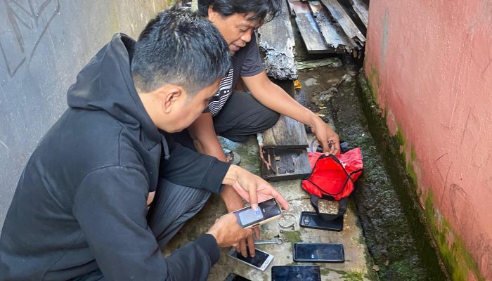 Gerak Cepat Personil Polsek Polewali Mendatangi Temuan Benda Yang Di Curigai Dari Hasil Kejahatan