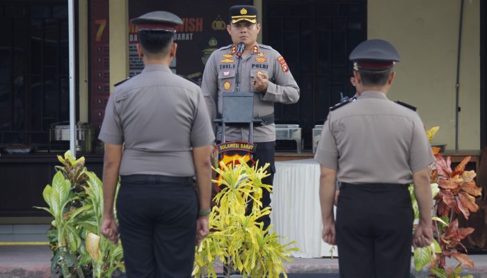 Momentum Hari Bhayangkara Ke 78, Puluhan Personel Polres Majene Dapat Kenaikan Pangkat