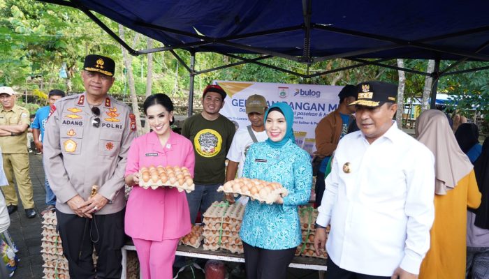 Gerakan Pangan Murah, Kapolda Sulbar Bersama PJ. Gubernur Sasar Masyarakat Karampuang