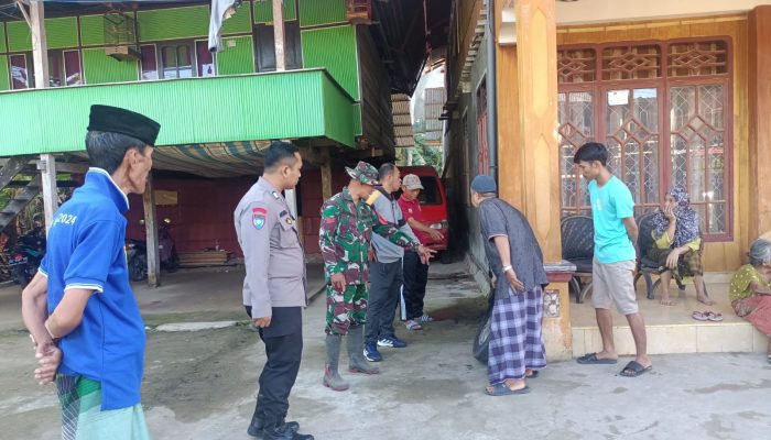 Gerak Cepat Personil Polsek Wonomulyo Bersama Personil Polsubsektor Mapilli Polres Polman Mendatangi TKP Dugaan Tindak Pidana Pembakaran Mobil Di Wilayahnya